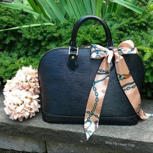 💕Twilly Scarf - Gift with Purchase💕